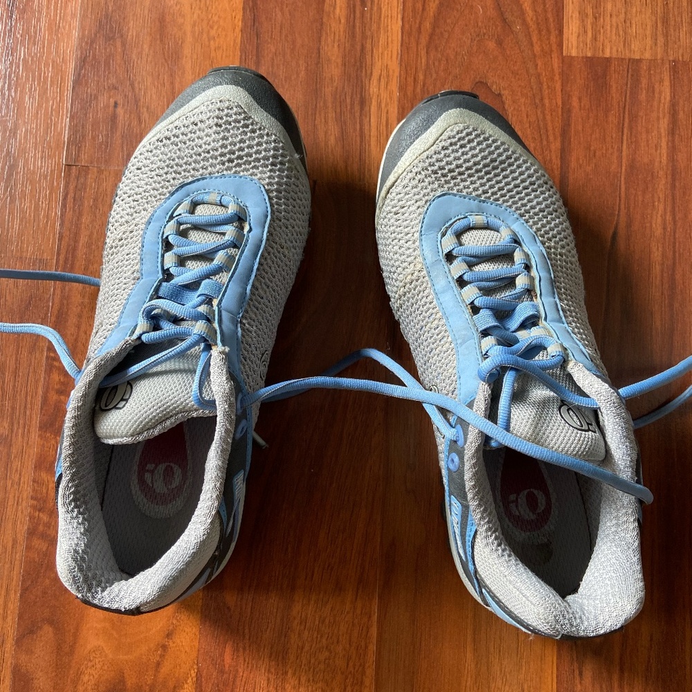 Pearl Izumi biking shoes, size 9, EU size 41